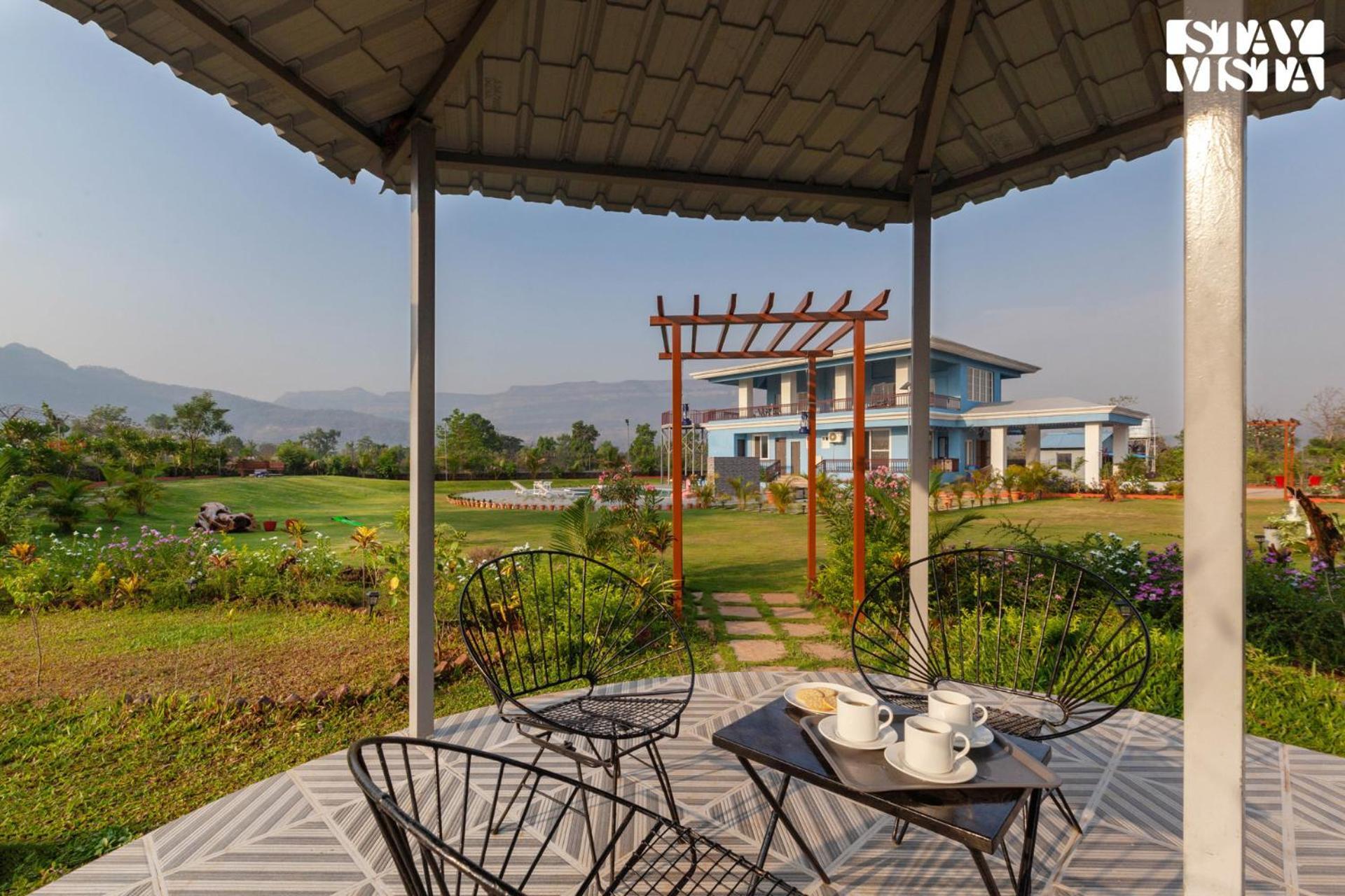 Stayvista'S Hillside Meadows - Mountainside Retreat With Farm View, Pool & Deck, Lawn & Gazebo Chinchavli Екстериор снимка