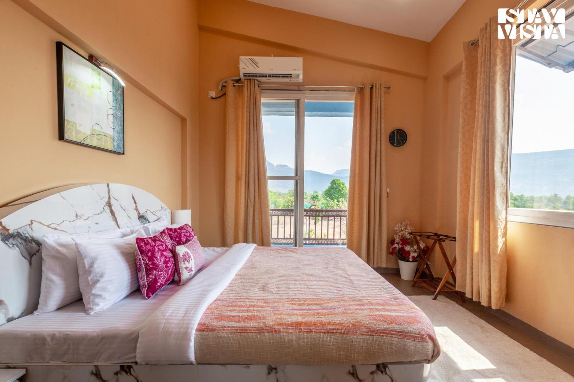 Stayvista'S Hillside Meadows - Mountainside Retreat With Farm View, Pool & Deck, Lawn & Gazebo Chinchavli Екстериор снимка