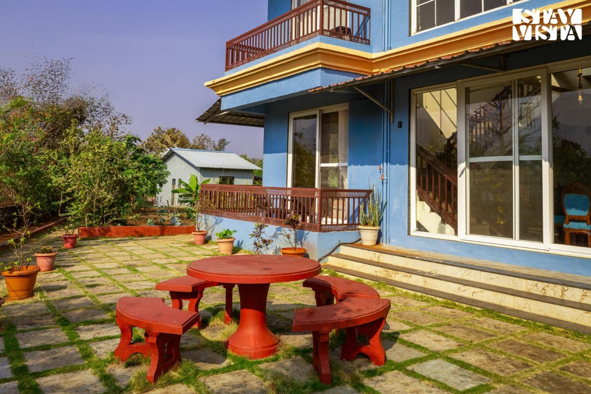 Stayvista'S Hillside Meadows - Mountainside Retreat With Farm View, Pool & Deck, Lawn & Gazebo Chinchavli Екстериор снимка